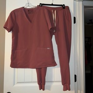 Figs mauve set